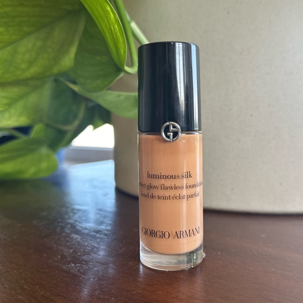 Armani luminous silk foundation